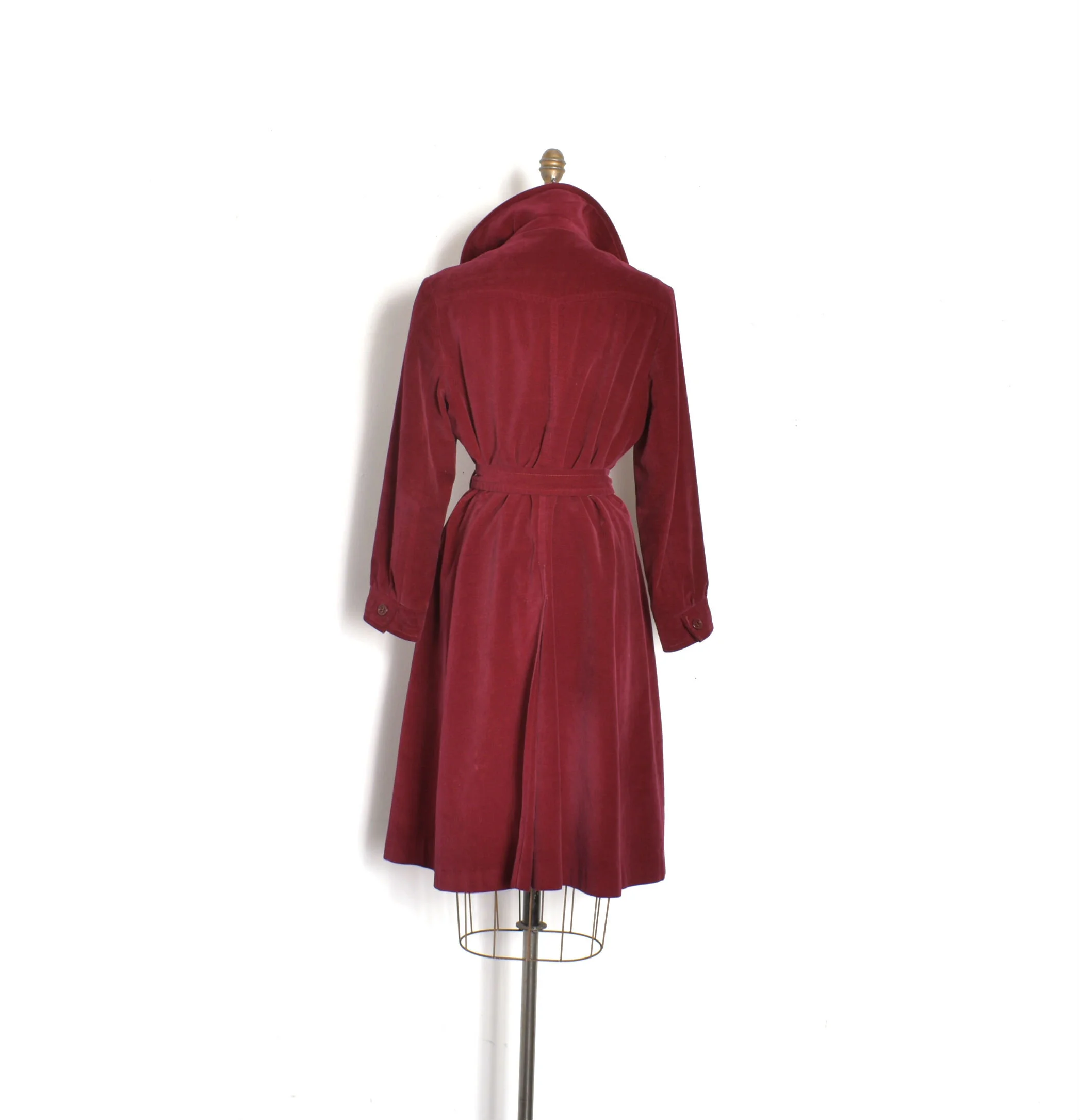 1970s Burgundy Velvet Trench Coat-medium — La Poubelle Vintage 1970s Burgundy Velvet Trench Coat-medium — La Poubelle Vintage